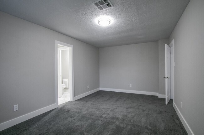 Building Photo - 16623 Wimbledon Forest Dr