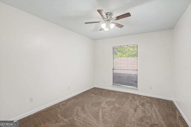 Building Photo - 6350 Hawthorne Terrace