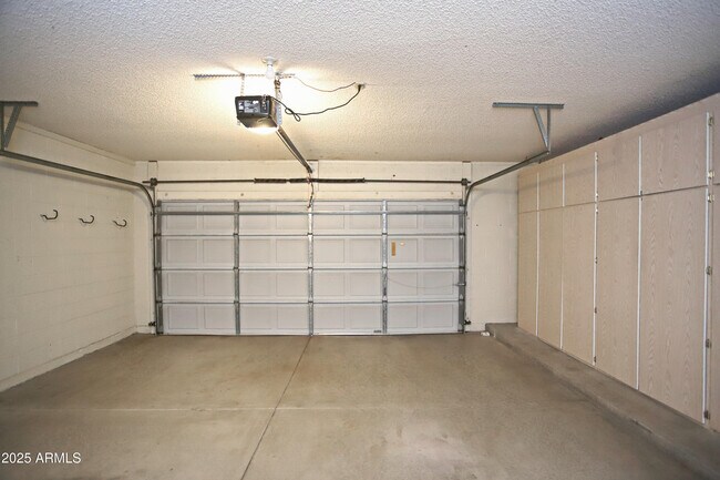 Building Photo - 10575 E Mission Ln