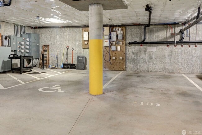 Building Photo - 2Bd/2Ba Kirkland Condo