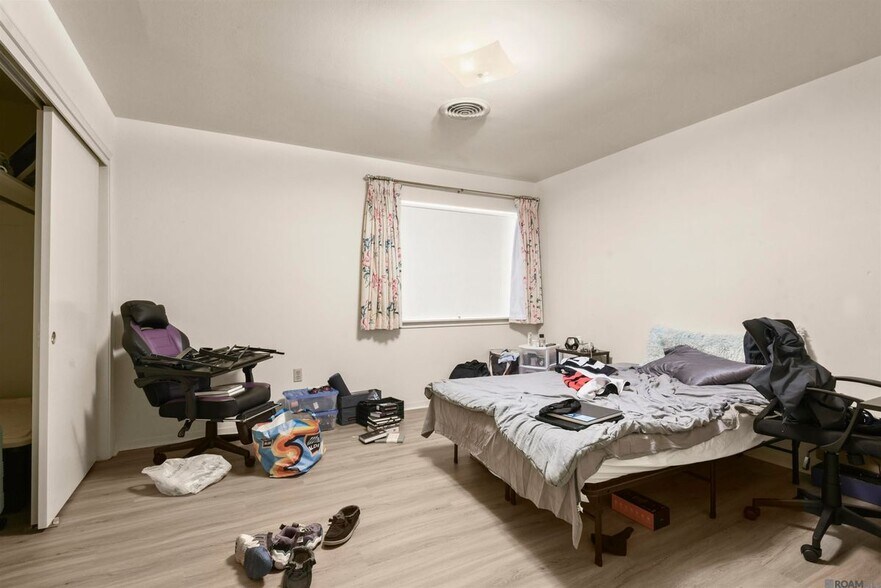 Building Photo - 5240 Heritage Dr