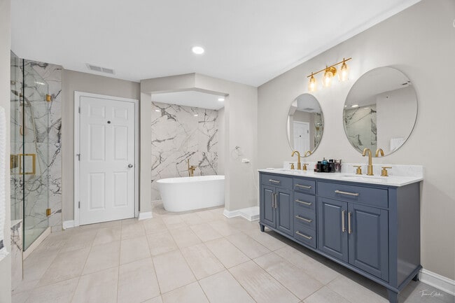 Building Photo - 4151 Royal Mews Cir