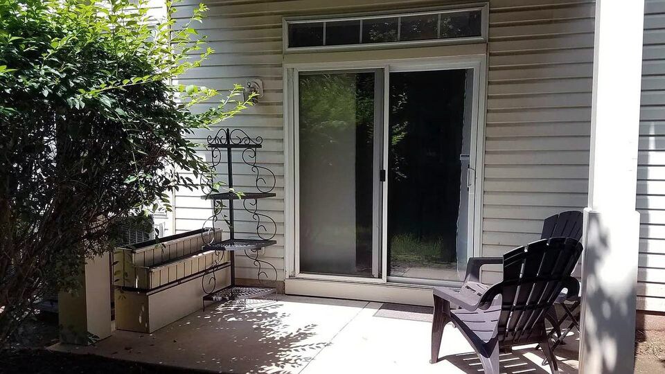 Building Photo - 305 Dresher Woods Dr