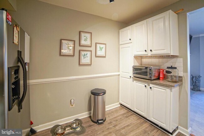 Building Photo - 12205 Fairfield House Dr