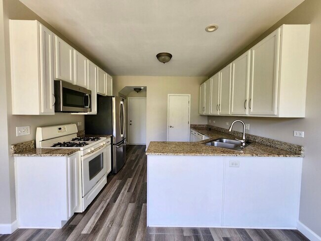 Building Photo - 1904 Cobblestone Dr