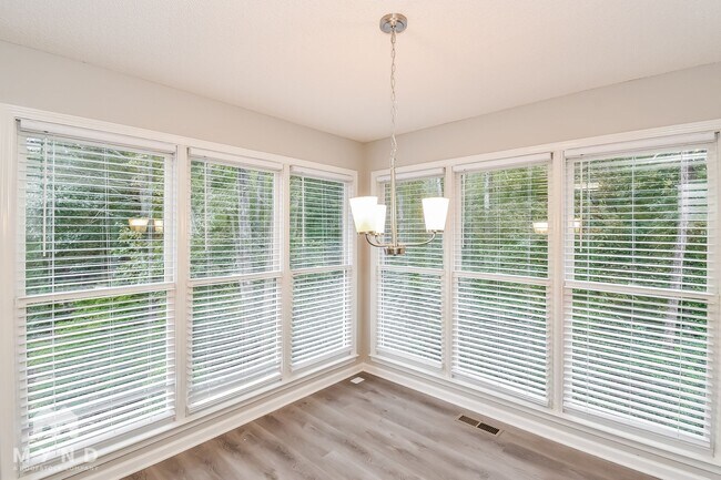 Building Photo - 103 Creekside Dr