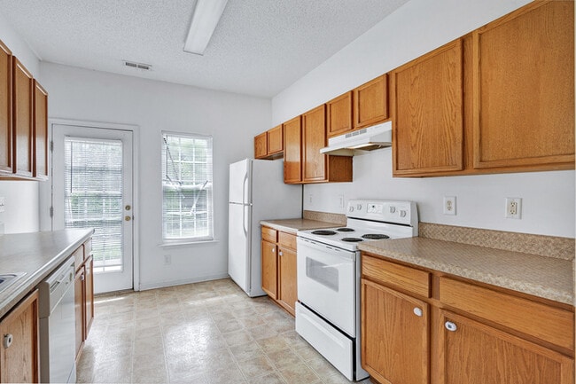 Building Photo - 6533 Clarksdale Ln