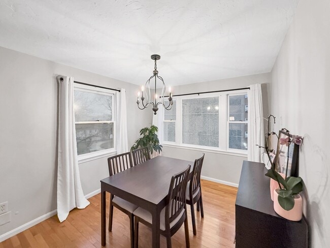 Building Photo - 25 Rockland St