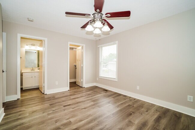 Building Photo - 4581 Dungannon Dr