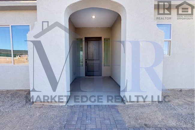 Building Photo - 3Bed/2.5Bath Home in Rio Verde! $2495 MOVE...