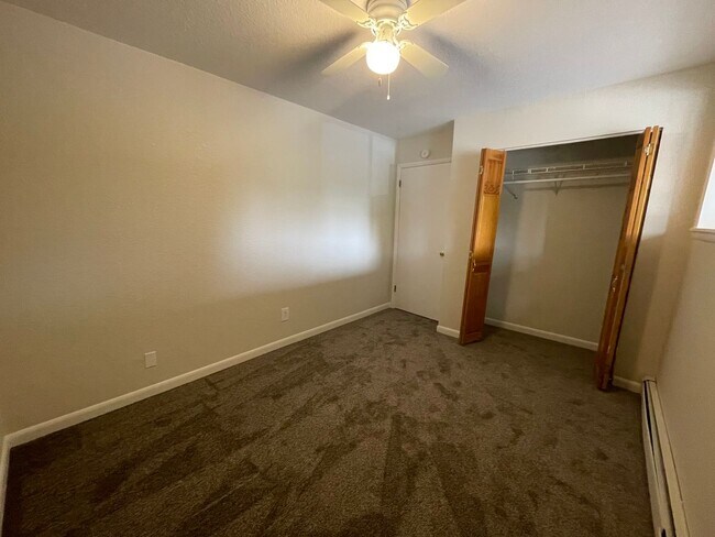 Building Photo - Cozy 2B/1.5B Quiet Boulder Unit - 1ST MONTH FREE