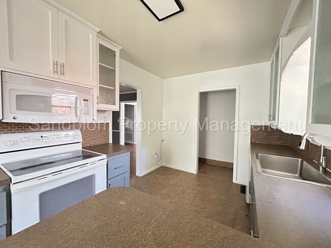 Building Photo - For Lease | Tulsa | $1350 Rent