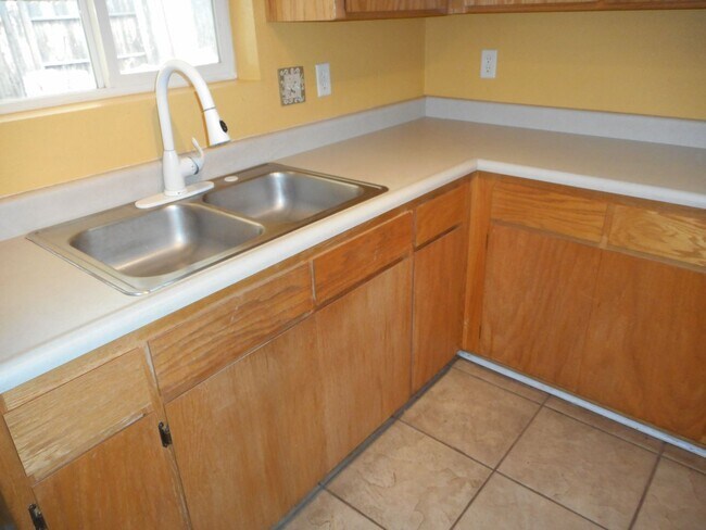 Building Photo - 3BR/2Bath home on Pearl Circle in Susanville