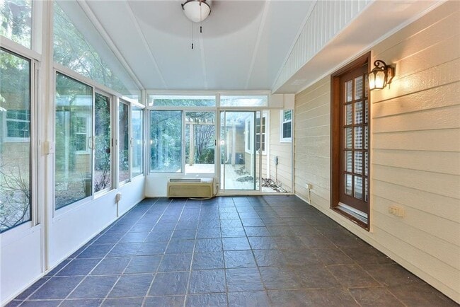 Building Photo - 5748 Jordanaire Pl NW