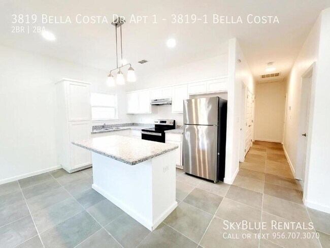 Building Photo - 3819 Bella Costa Dr