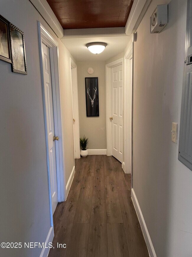 Building Photo - 2619 Bywood Rd