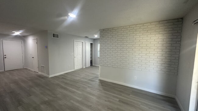 Building Photo - 821 Turtle Mound Dr