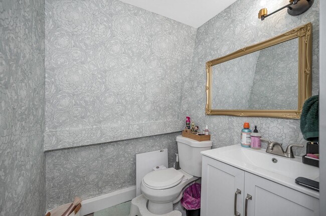 Building Photo - 360 Wilder St