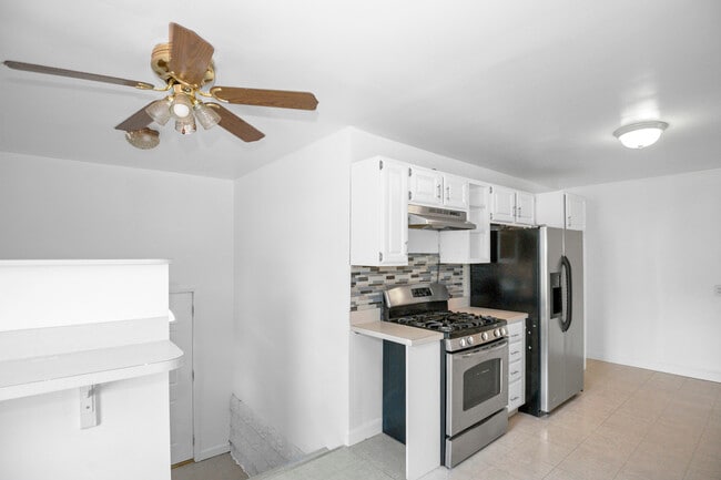 Building Photo - 235 N Ardmore Ave