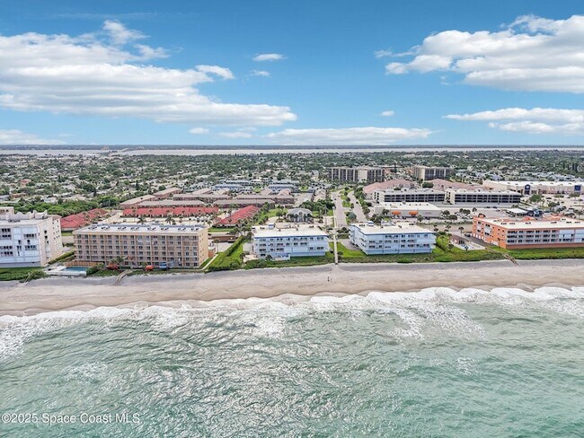 Building Photo - 2035 Jimmy Buffett Mem Hwy