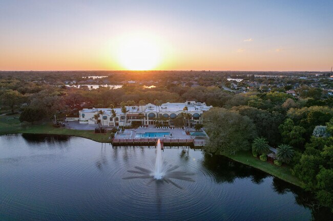 Building Photo - 1831 Sabal Palm Dr