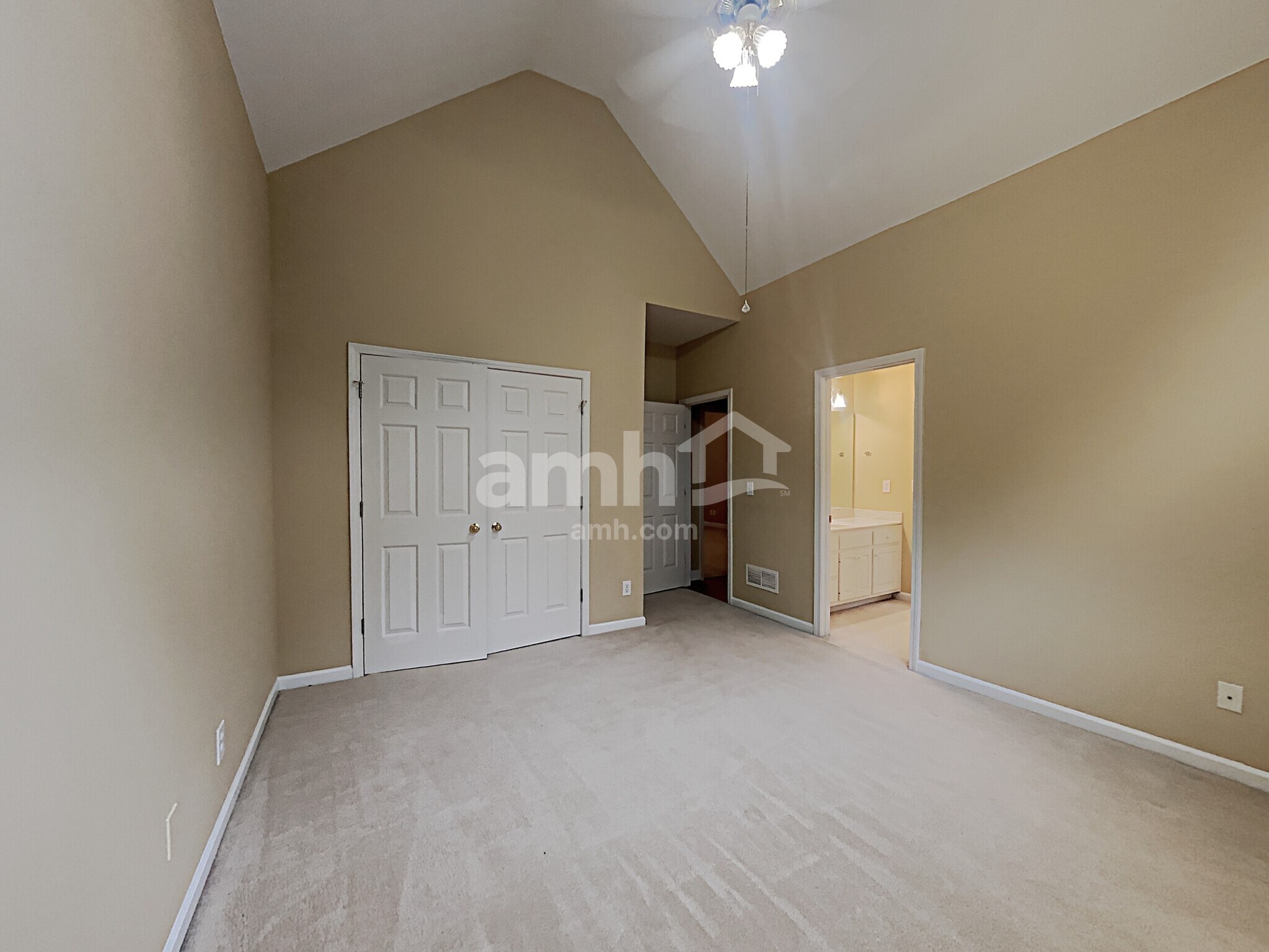 Building Photo - 4850 Duncans Lake Dr NE