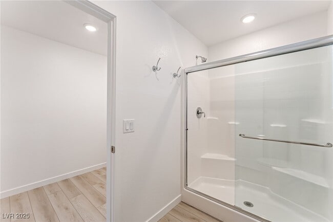 Building Photo - 943 Watford Pl