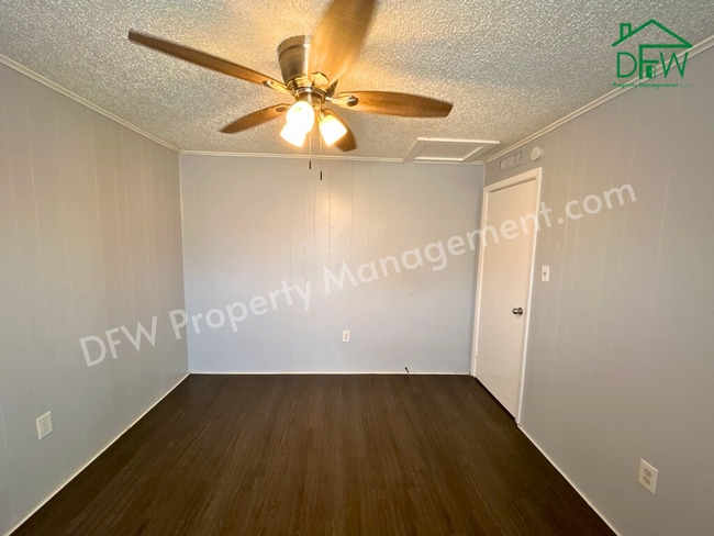 Building Photo - 1603 Voirin Rd