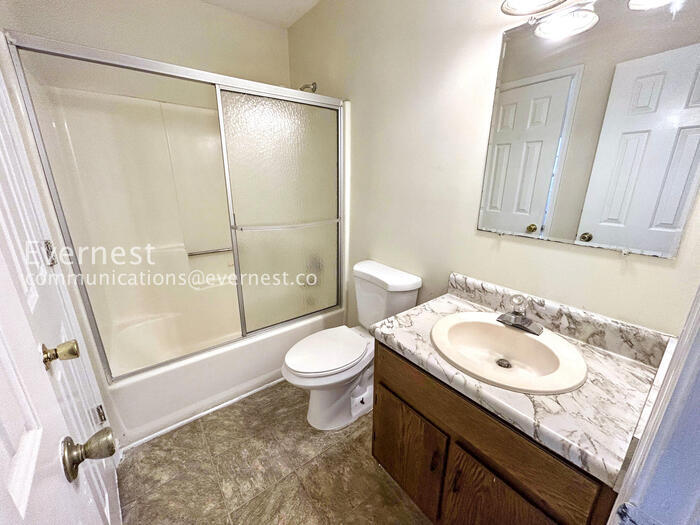 Building Photo - 1174 Ridgecrest Ln SE