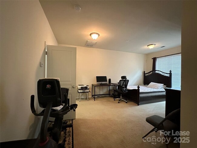 Building Photo - 835 Skybrook Falls Dr