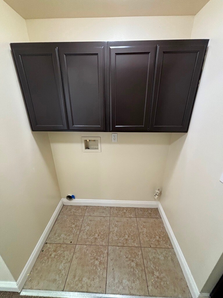 Building Photo - 324 W 77th St