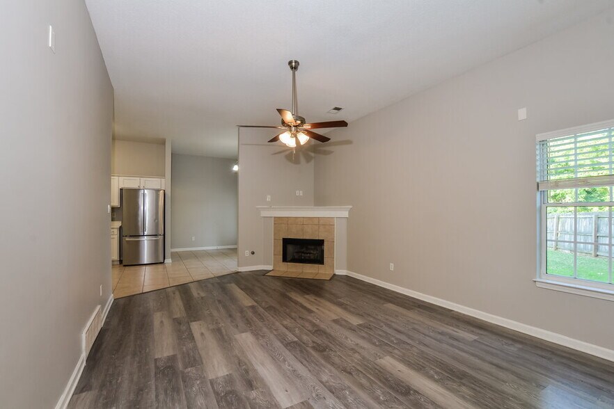 Building Photo - 8280 Dexter Ridge Cove E