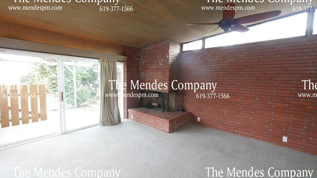 Building Photo - 933 Temple St