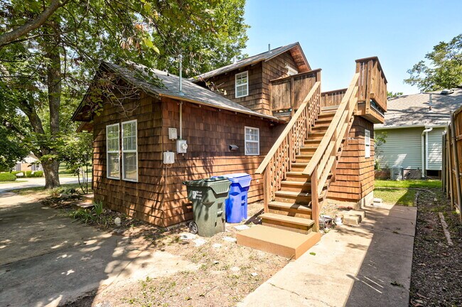Building Photo - 639 S Pickard Ave