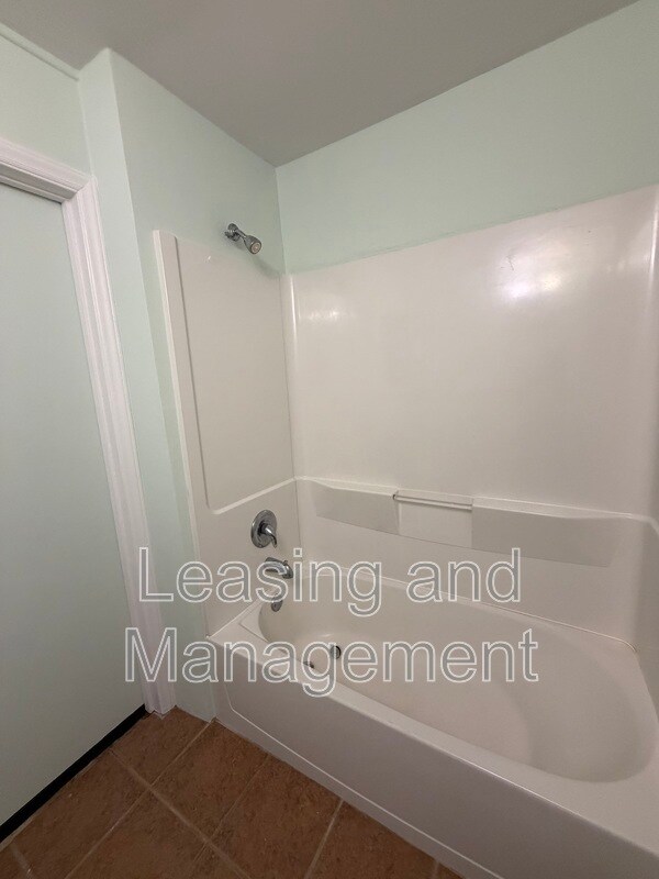 Building Photo - 2056 St James Dr
