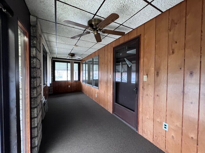 Building Photo - 304 Marie St