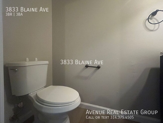 Building Photo - 3833 Blaine Ave