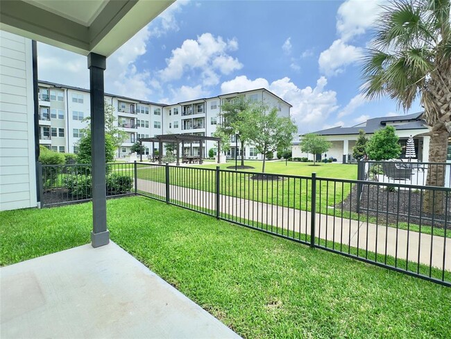 Building Photo - 7600 S Mason Rd