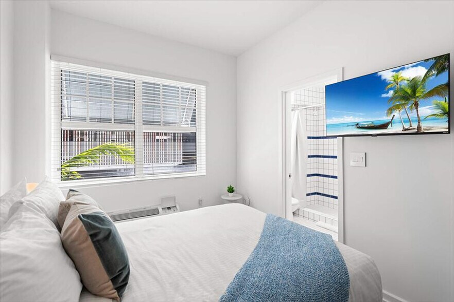 Building Photo - 1701 Alton Rd