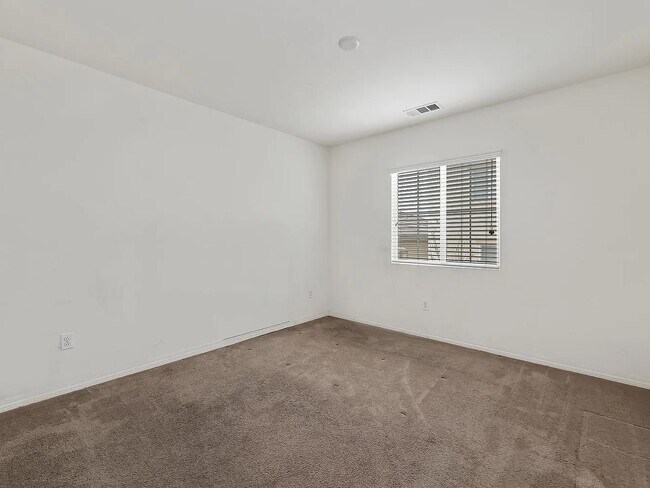 Building Photo - 15634 Clove Pl