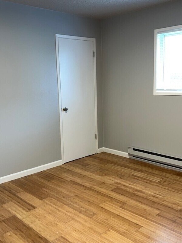 Building Photo - 3437 Redwood Ave