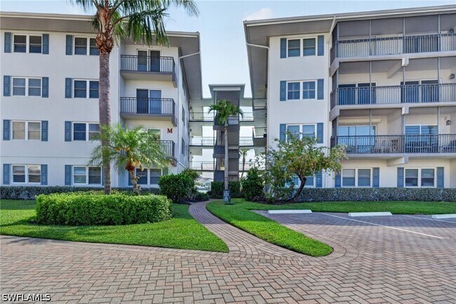 Building Photo - 3400 Gulf Shore Blvd N