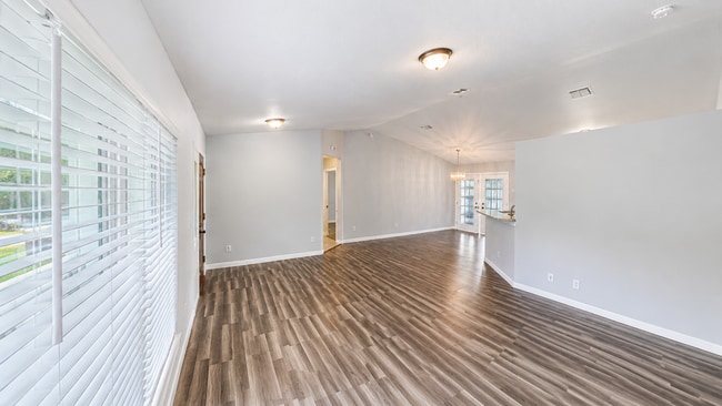 Building Photo - Beautiful 3 Bedroom Home for Rent in Hidden Lake – SW Ocala