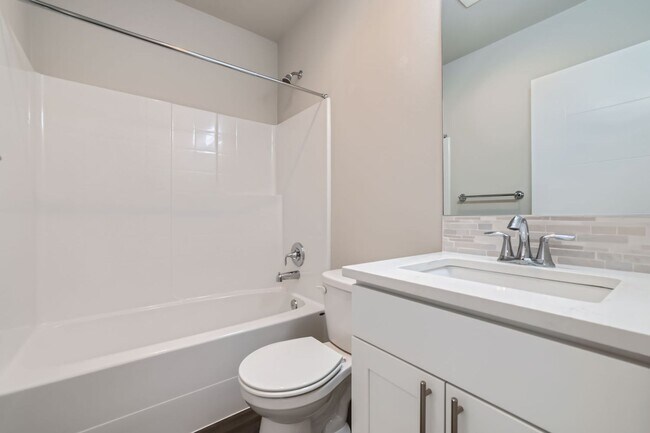 Building Photo - New Construction!  Spacious Modern Townhome in Edmonds.