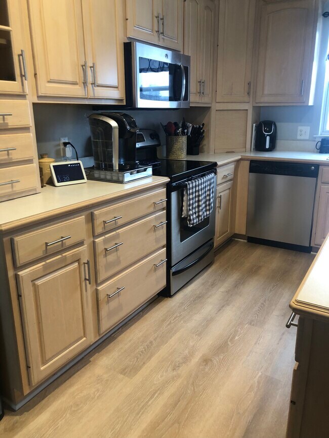 Building Photo - 40 Park Island Dr