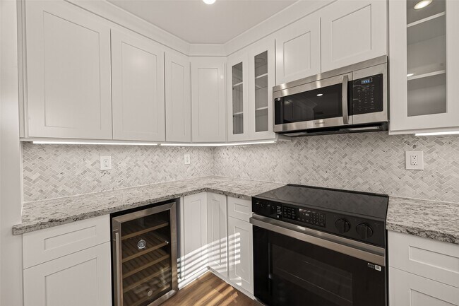 Building Photo - 22110 Provincial Blvd