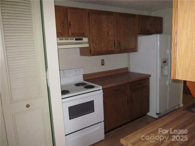 Building Photo - 11411 Misty Valley Ct