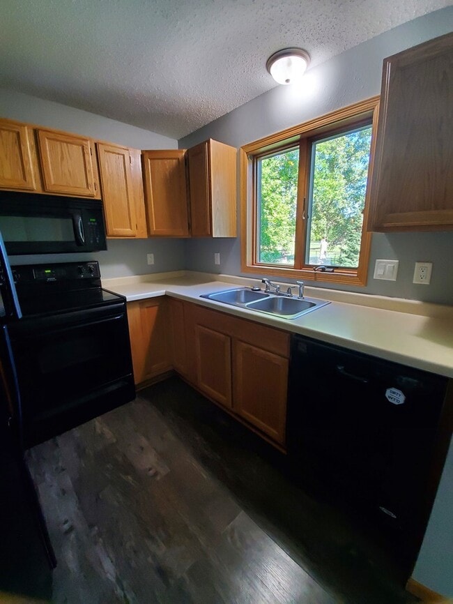 Building Photo - 5017 W Elm Ct