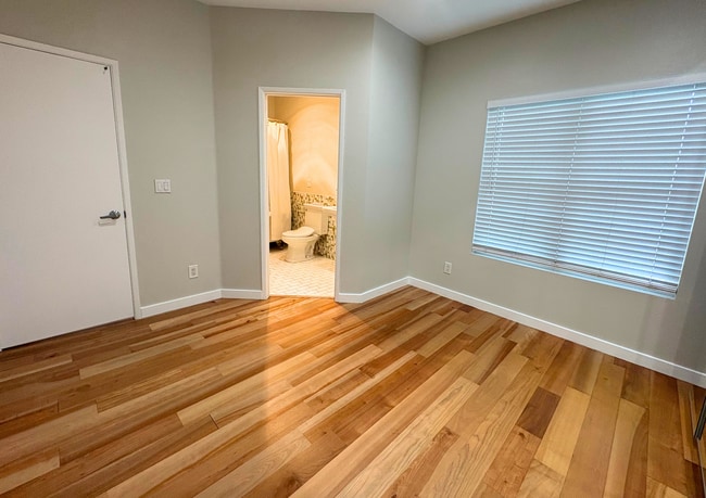 Building Photo - 3952 Richmond St