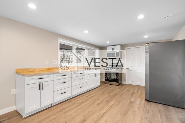 Building Photo - 2383 Dutch Cove Rd